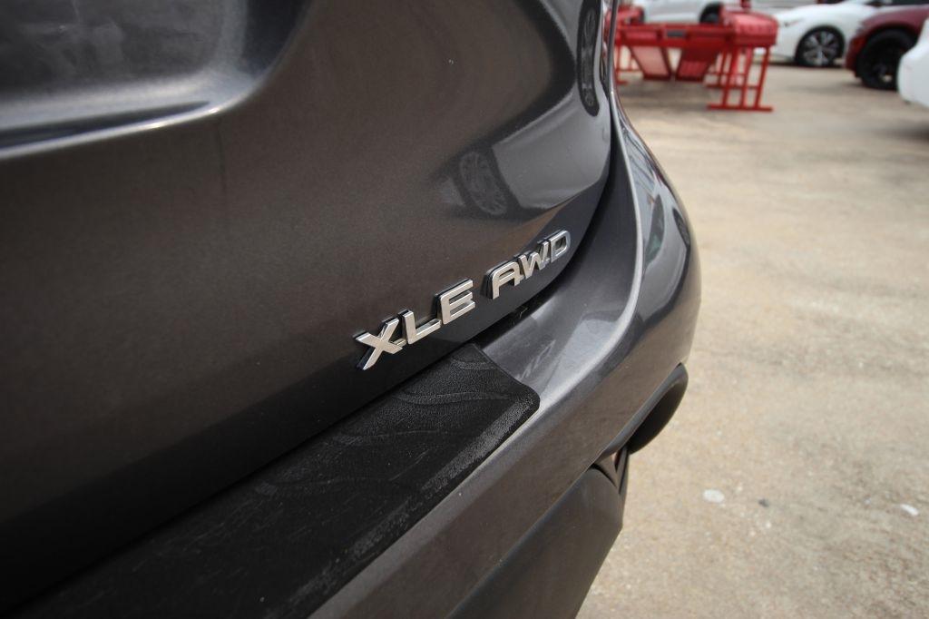 Toyota Highlander XLE AWD V6 2020