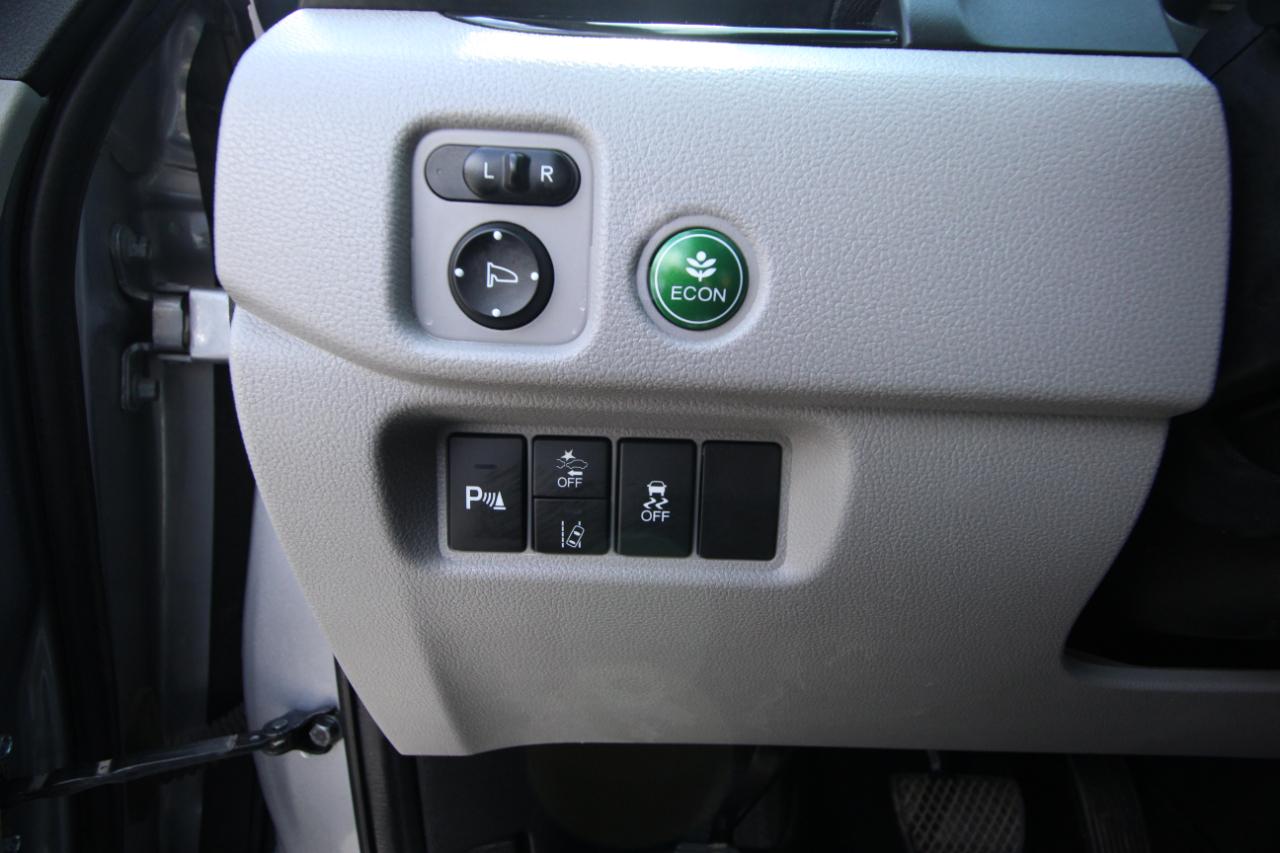 Honda Pilot Touring w/Rear Captain's Chairs AWD 2020