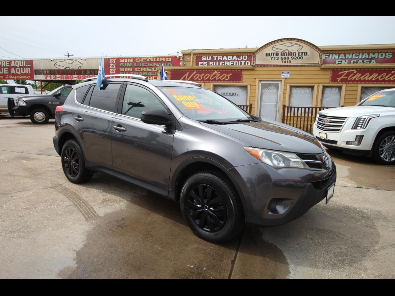 Toyota RAV4 LE FWD 2015