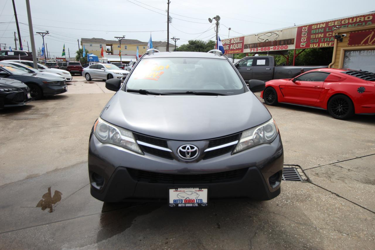 Toyota RAV4 LE FWD 2015