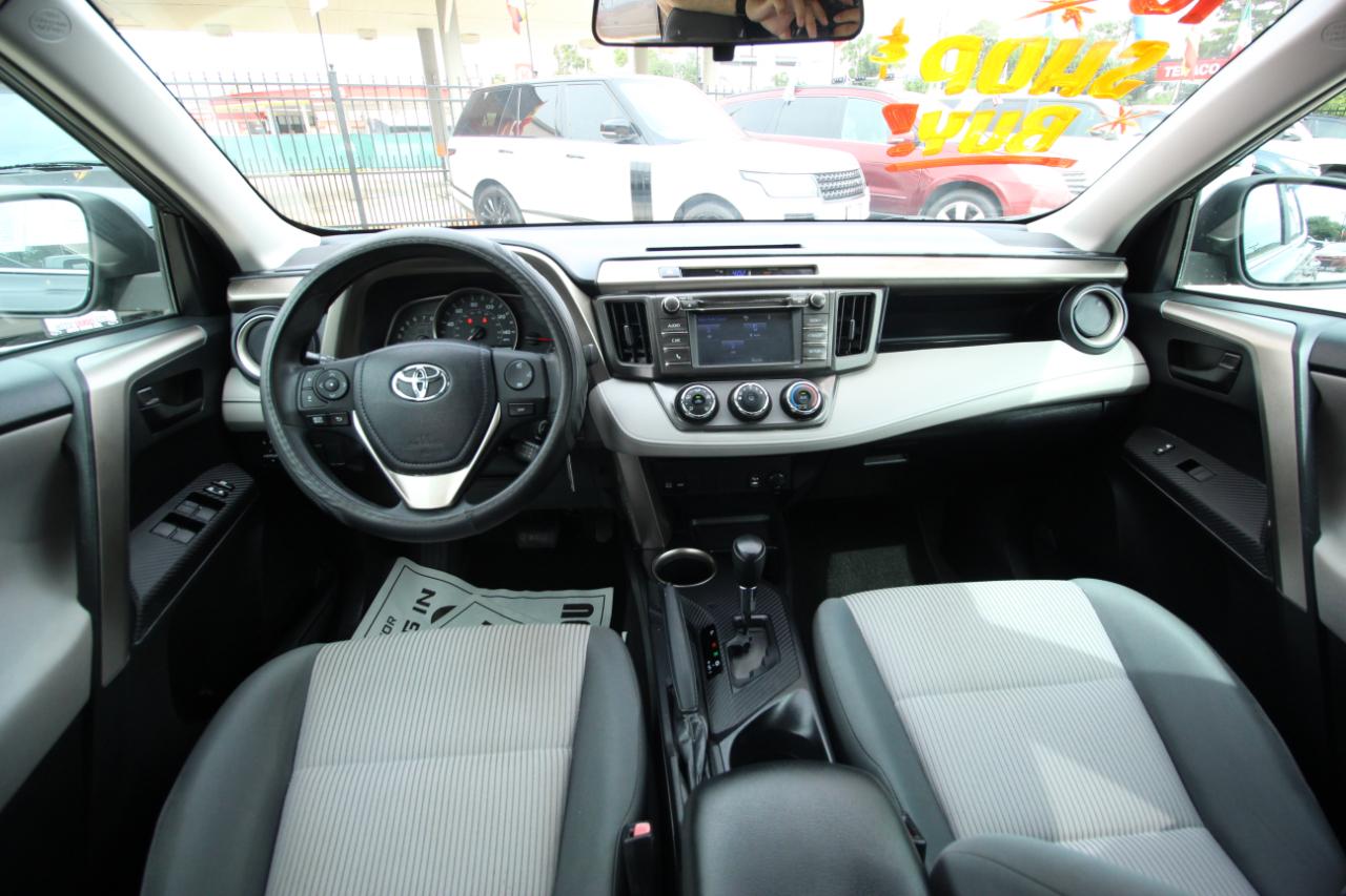 Toyota RAV4 LE FWD 2015