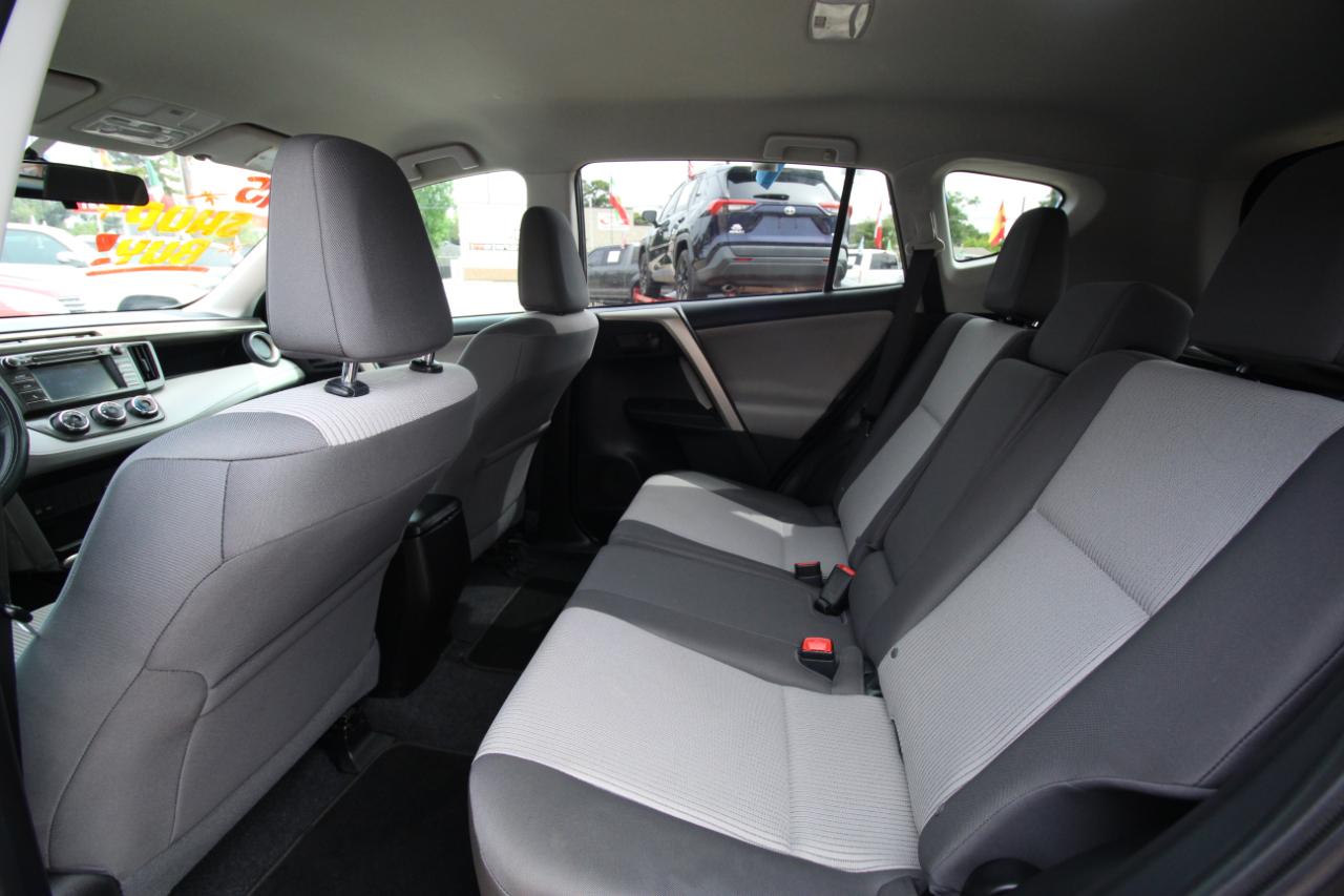 Toyota RAV4 LE FWD 2015