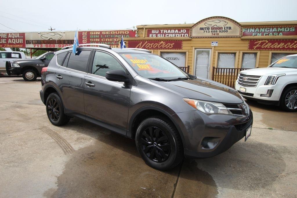 Toyota RAV4 LE FWD 2015