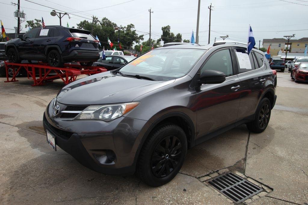 Toyota RAV4 LE FWD 2015