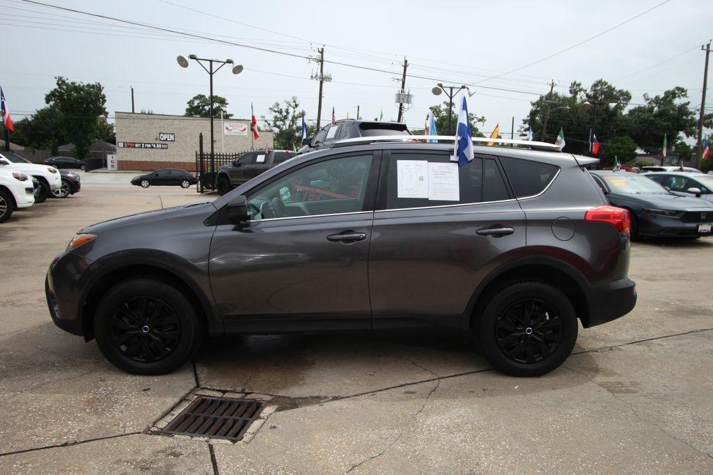 Toyota RAV4 LE FWD 2015