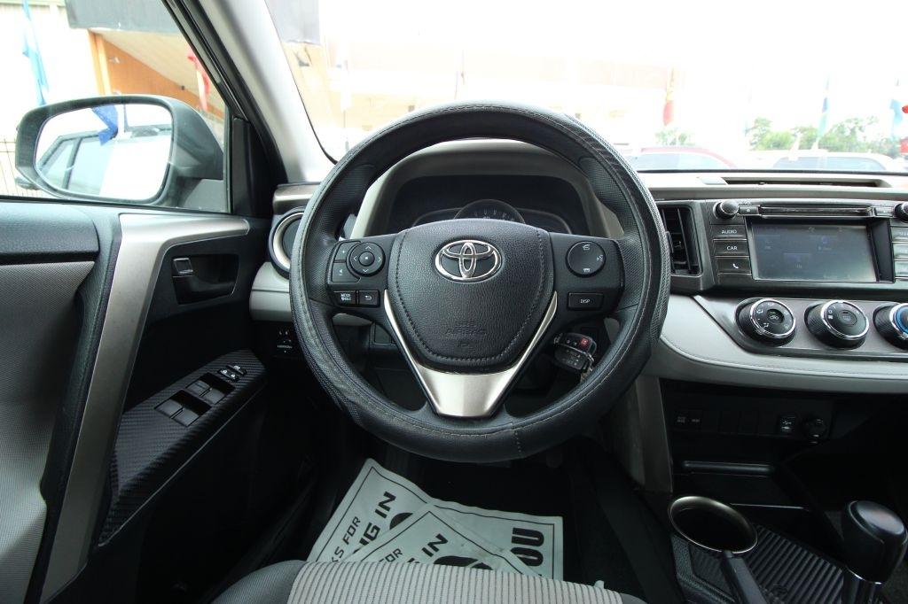 Toyota RAV4 LE FWD 2015