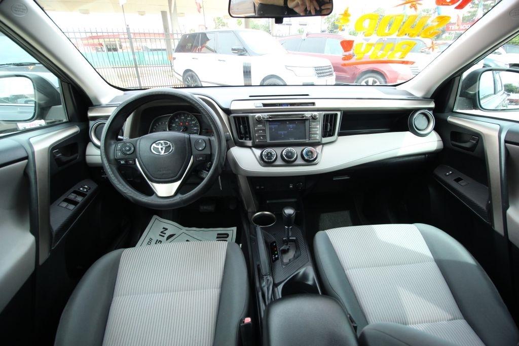 Toyota RAV4 LE FWD 2015