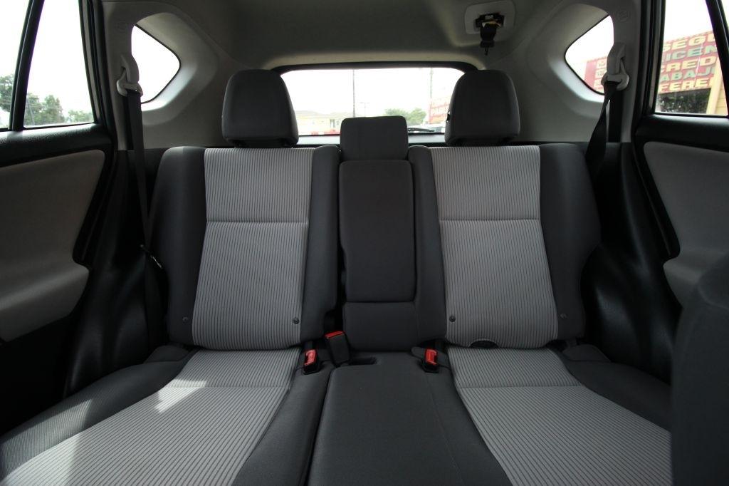 Toyota RAV4 LE FWD 2015