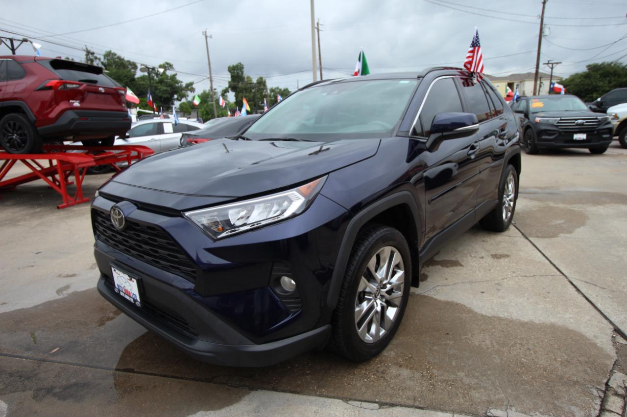 Toyota RAV4 XLE Premium 2021