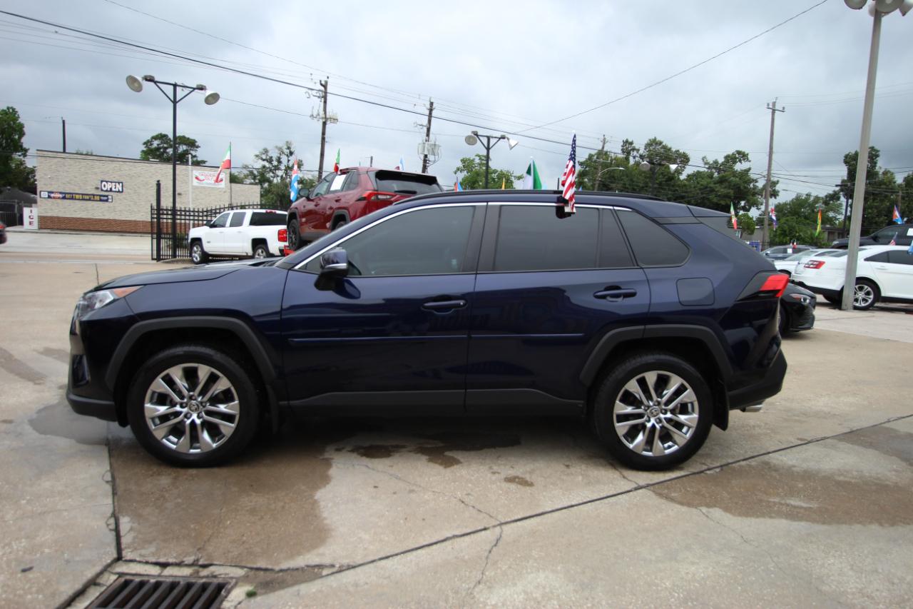 Toyota RAV4 XLE Premium 2021