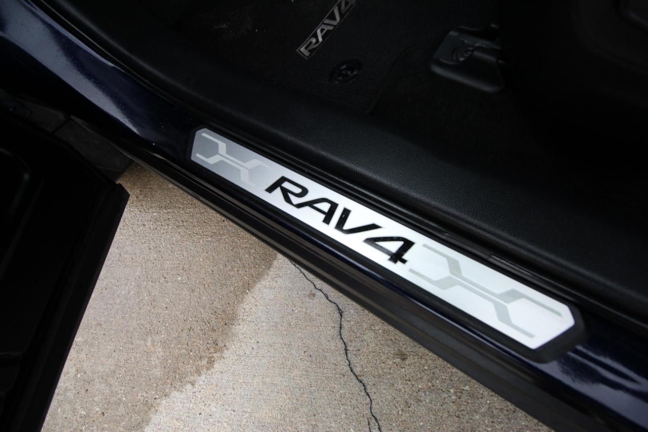 Toyota RAV4 XLE Premium 2021