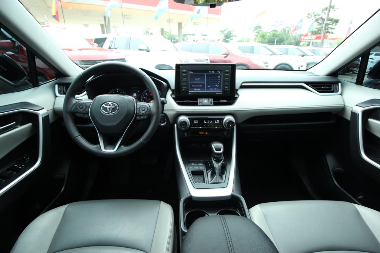 Toyota RAV4 XLE Premium 2021
