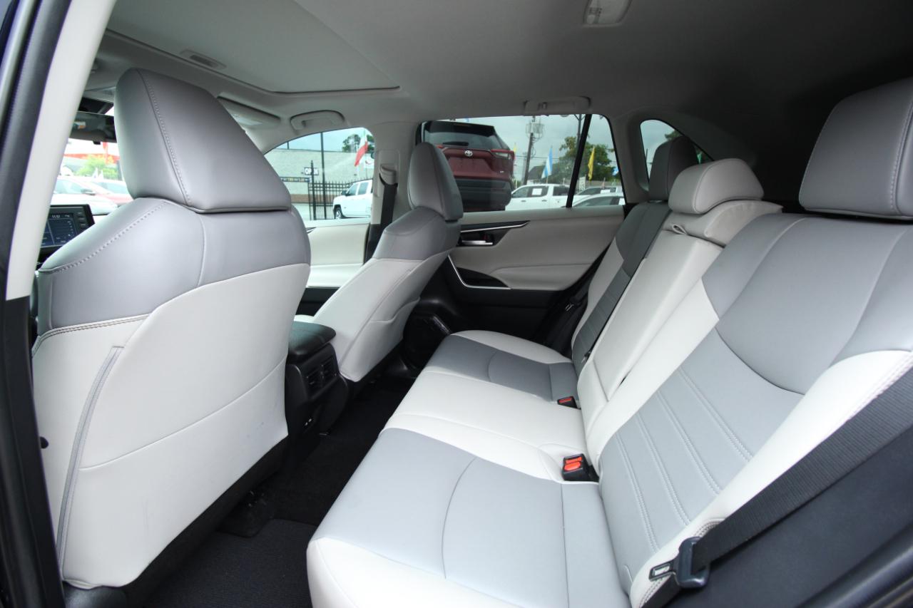 Toyota RAV4 XLE Premium 2021