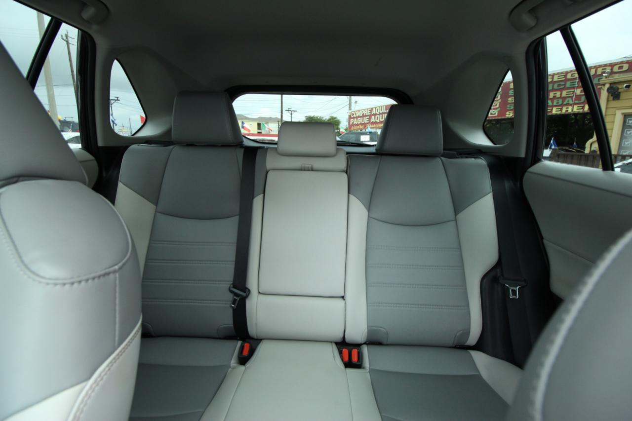 Toyota RAV4 XLE Premium 2021