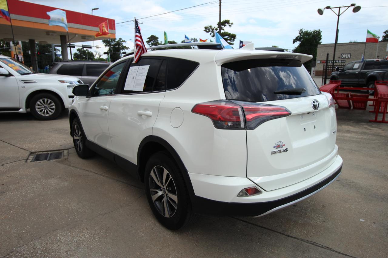 Toyota RAV4 XLE FWD 2018