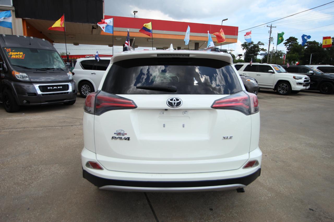 Toyota RAV4 XLE FWD 2018