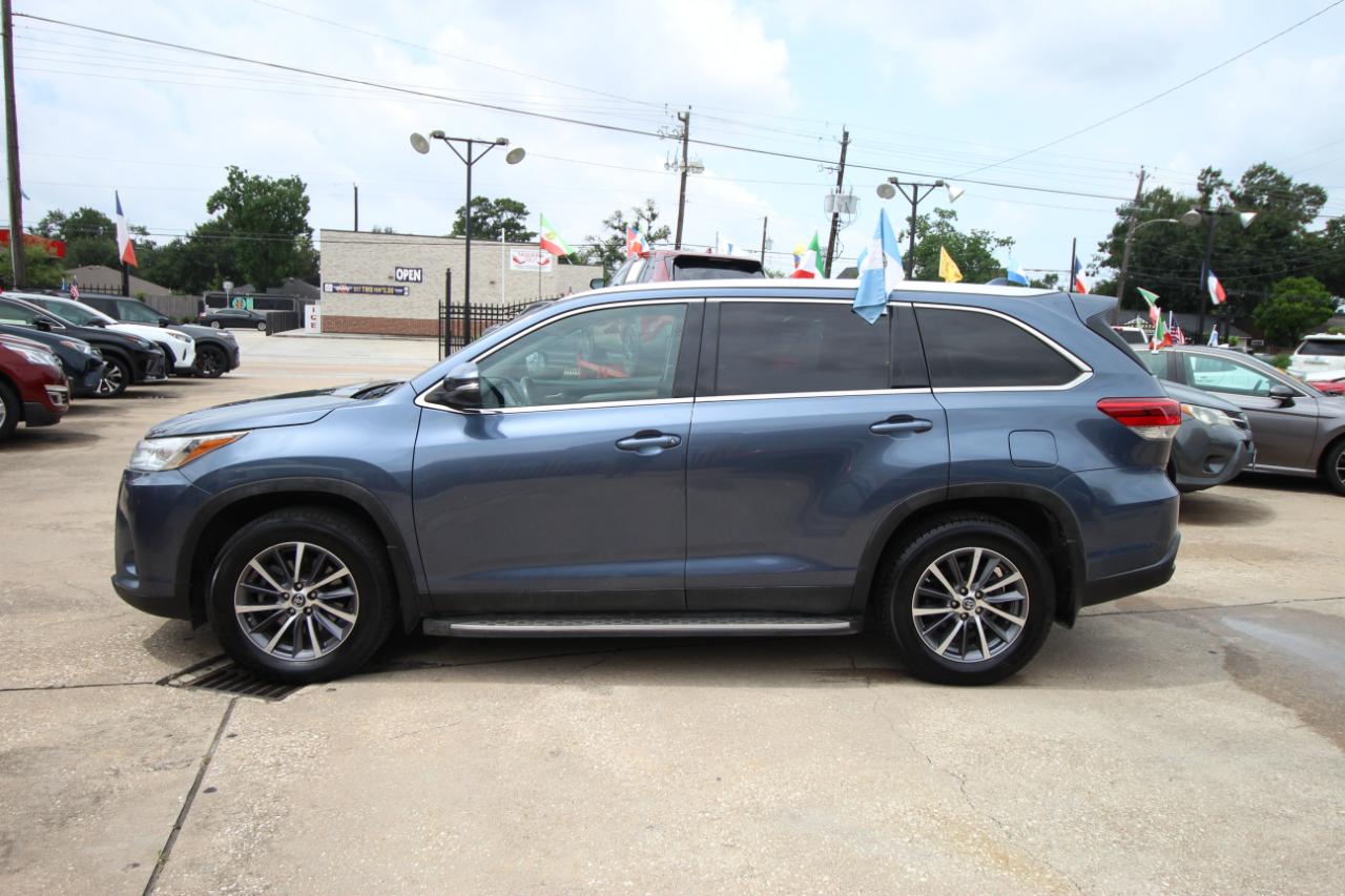 Toyota Highlander SE FWD V6 2019