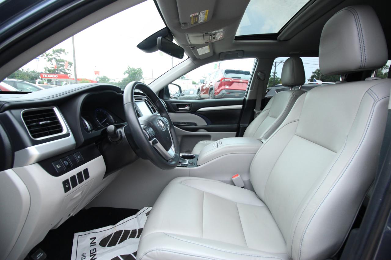Toyota Highlander SE FWD V6 2019