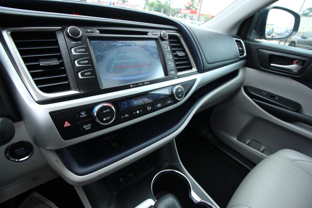 Toyota Highlander SE FWD V6 2019