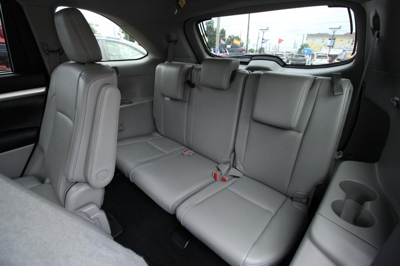 Toyota Highlander SE FWD V6 2019