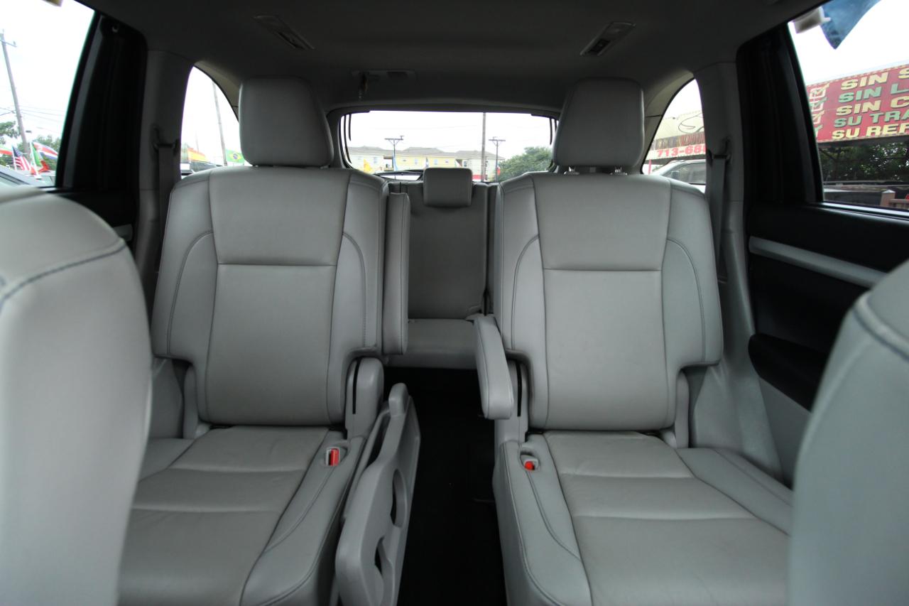 Toyota Highlander SE FWD V6 2019