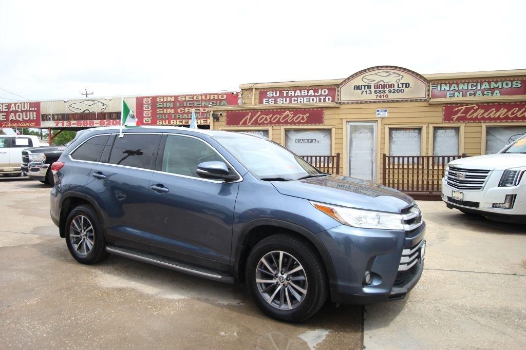 Toyota Highlander SE FWD V6 2019