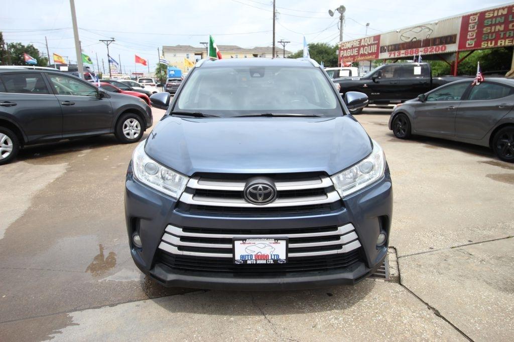 Toyota Highlander SE FWD V6 2019