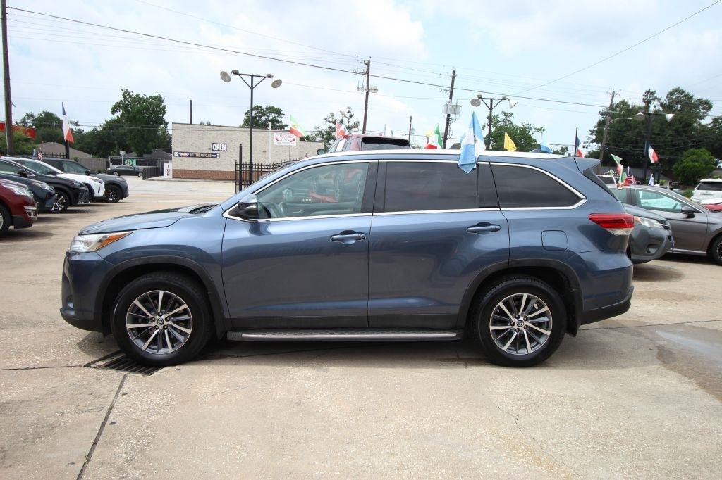 Toyota Highlander SE FWD V6 2019