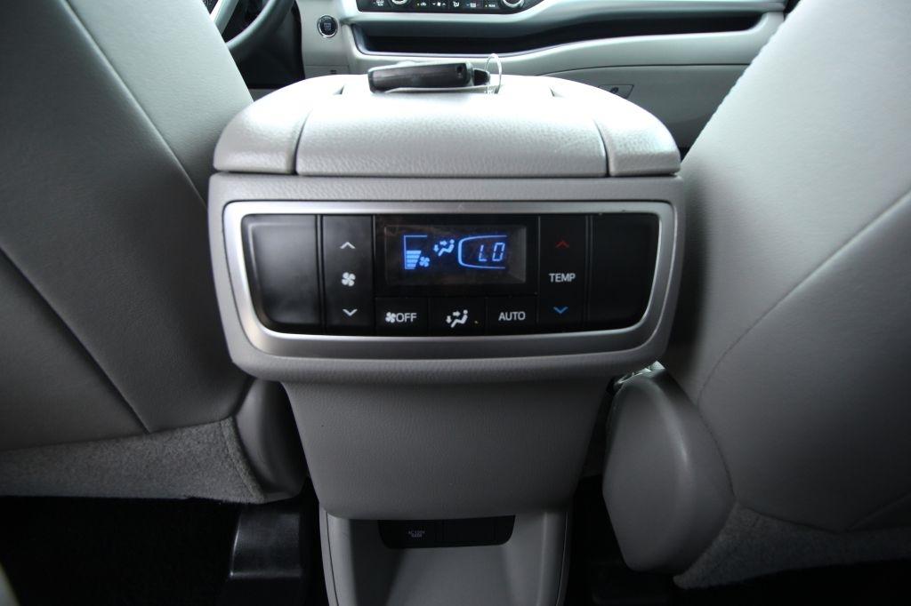 Toyota Highlander SE FWD V6 2019