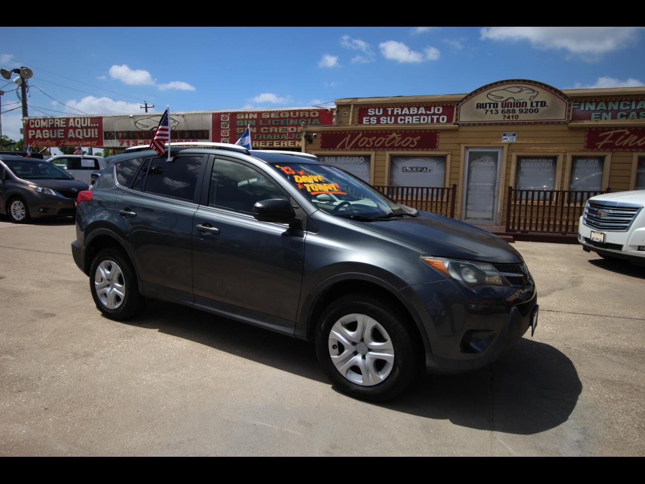 Toyota RAV4 LE FWD 2013