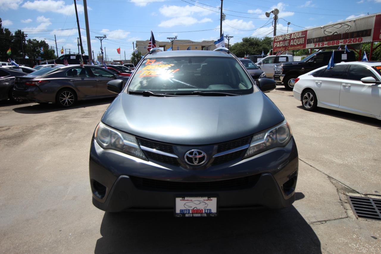 Toyota RAV4 LE FWD 2013