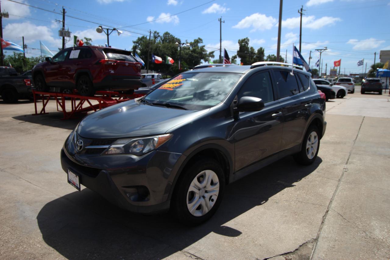 Toyota RAV4 LE FWD 2013