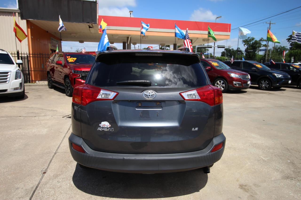 Toyota RAV4 LE FWD 2013