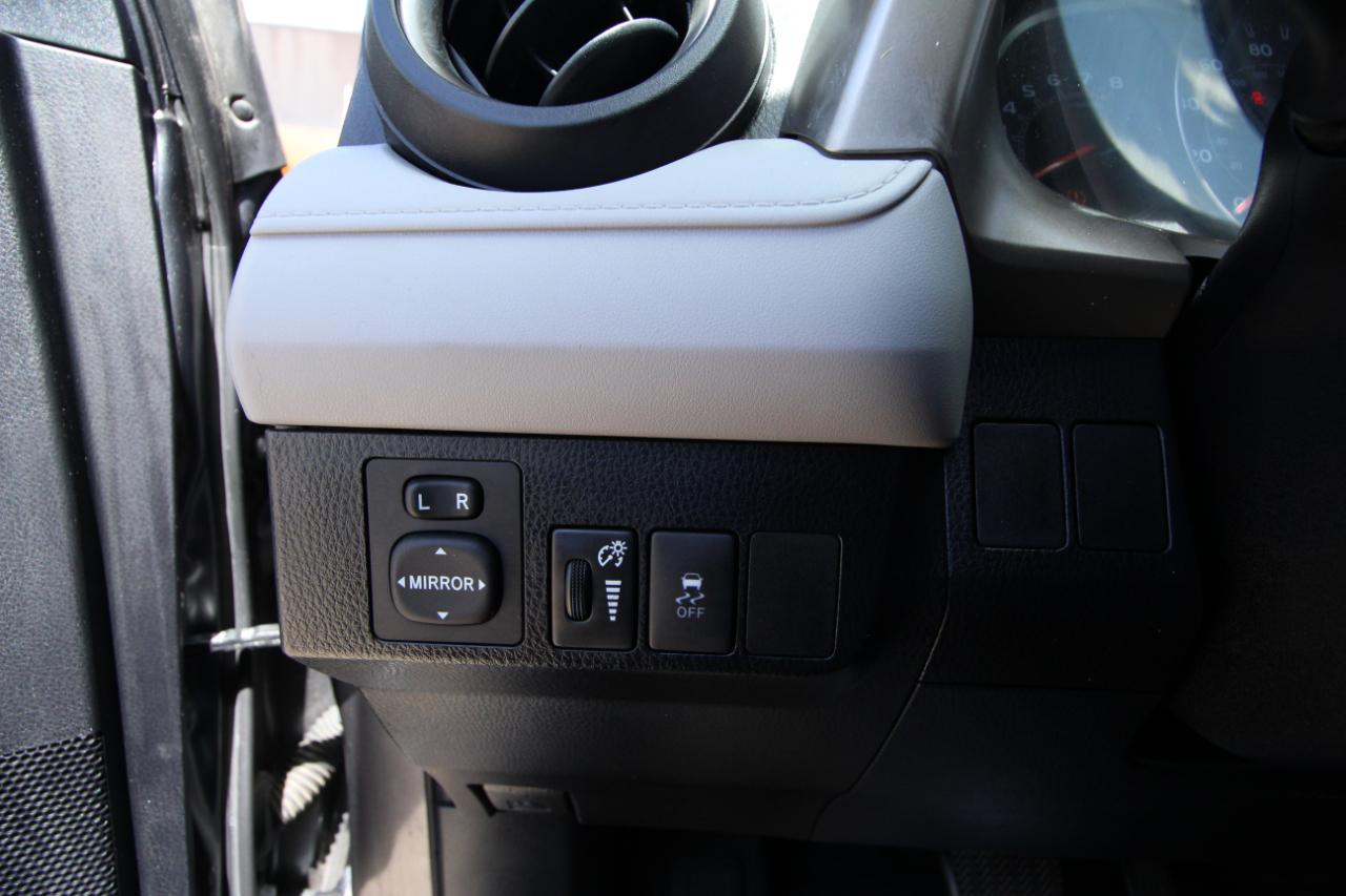 Toyota RAV4 LE FWD 2013