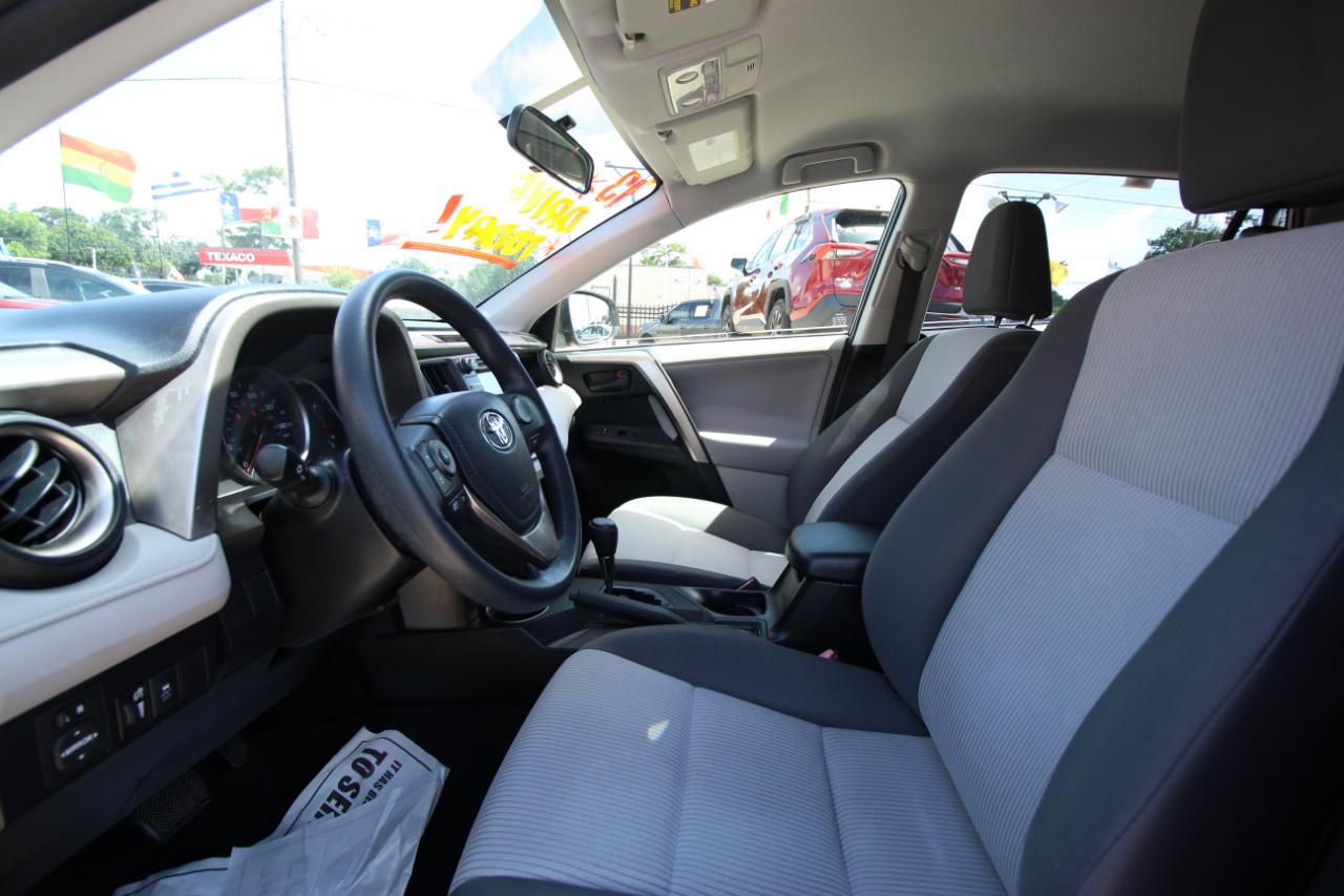 Toyota RAV4 LE FWD 2013