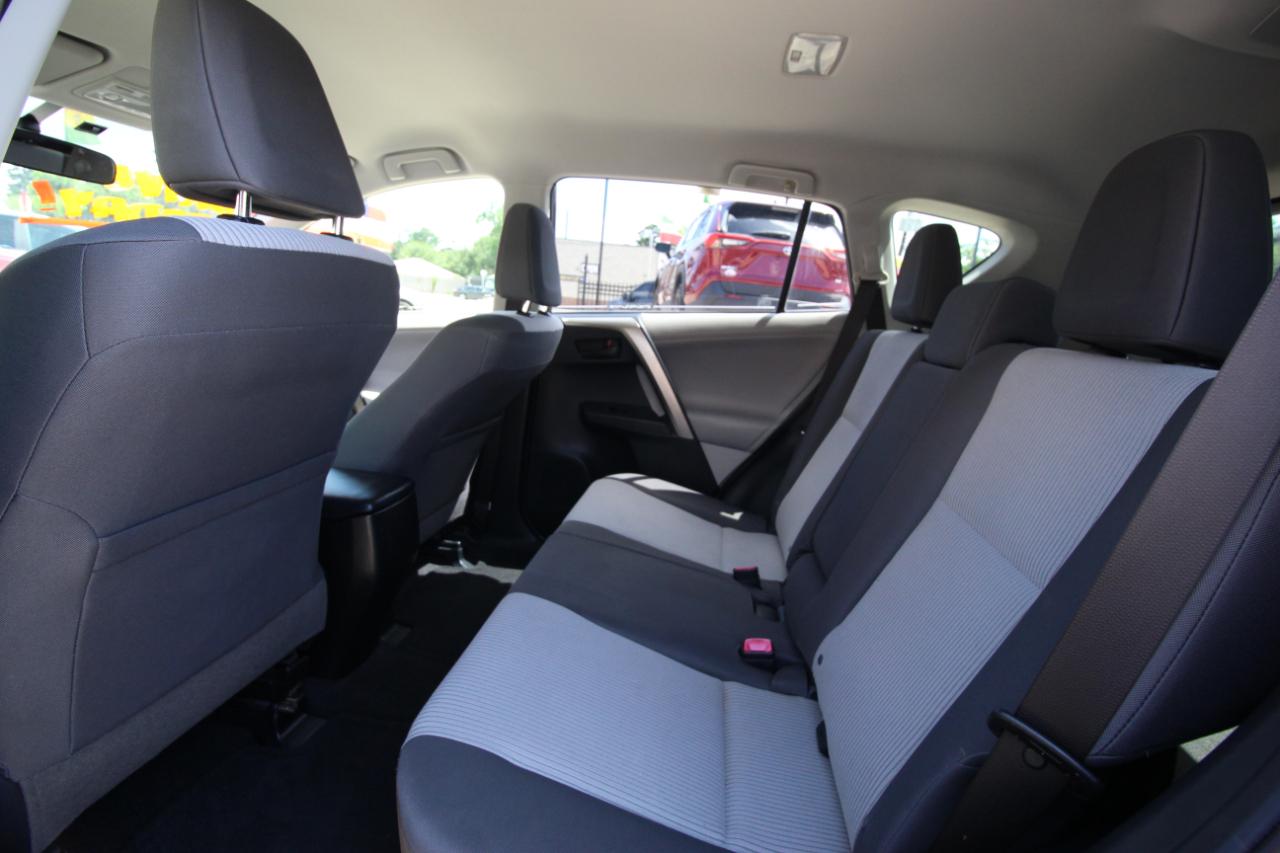 Toyota RAV4 LE FWD 2013
