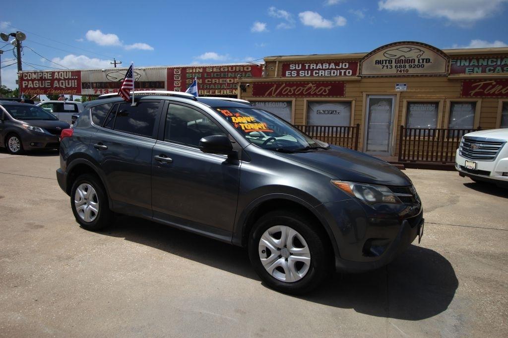Toyota RAV4 LE FWD 2013
