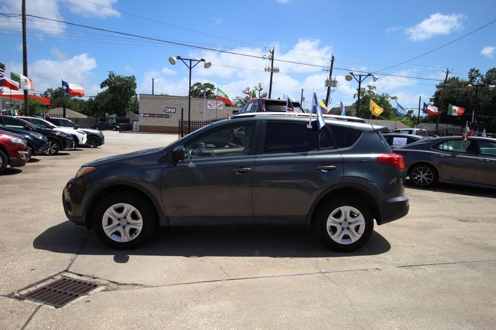 Toyota RAV4 LE FWD 2013