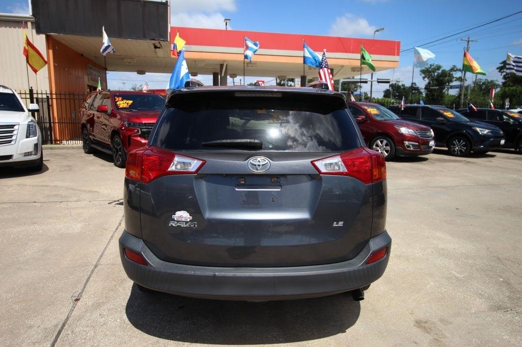 Toyota RAV4 LE FWD 2013