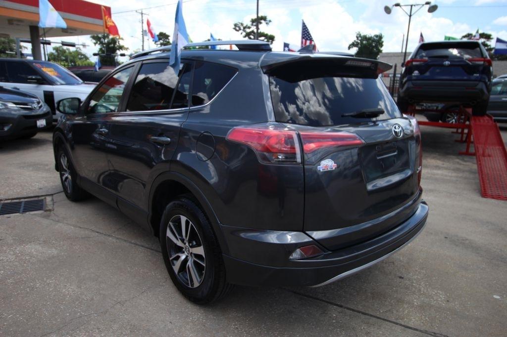 Toyota RAV4 XLE FWD 2018