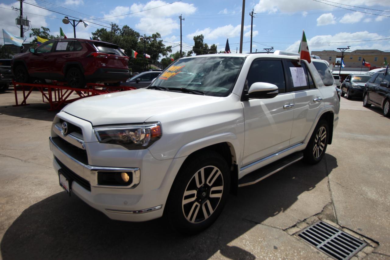 Toyota 4Runner SR5 2WD 2019