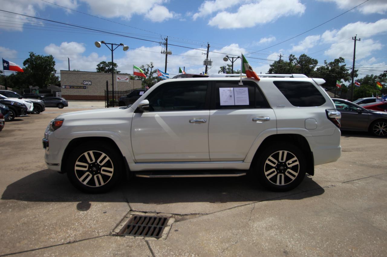 Toyota 4Runner SR5 2WD 2019