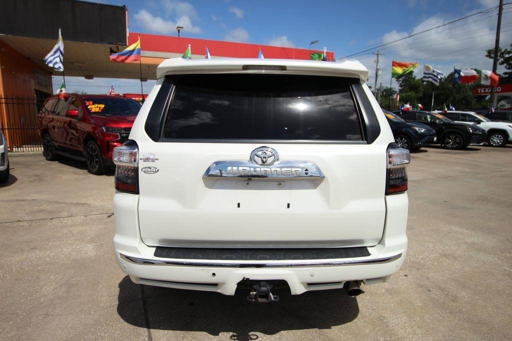 Toyota 4Runner SR5 2WD 2019