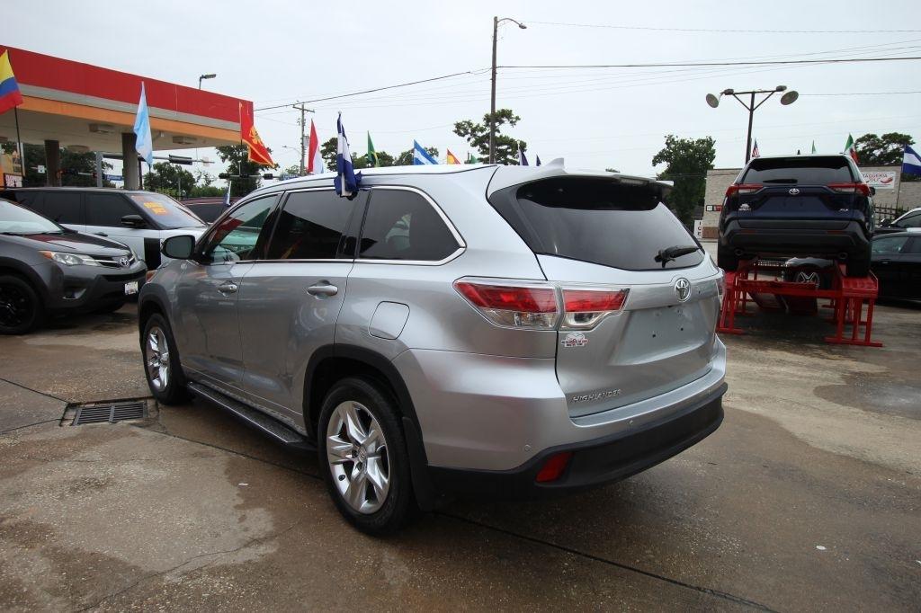 Toyota Highlander Limited FWD V6 2015
