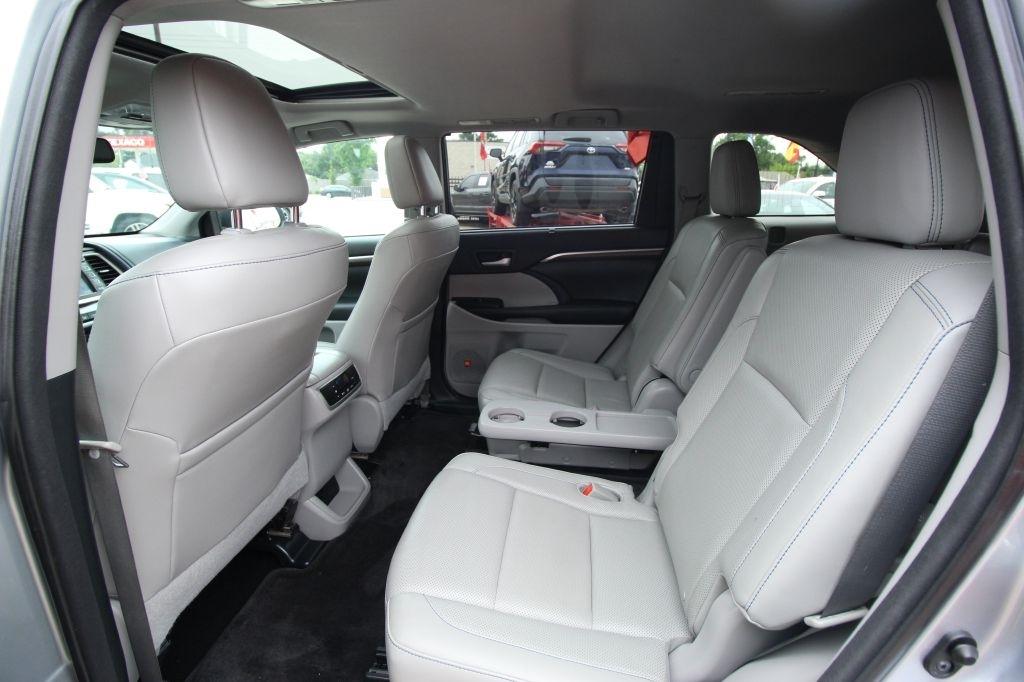 Toyota Highlander Limited FWD V6 2015