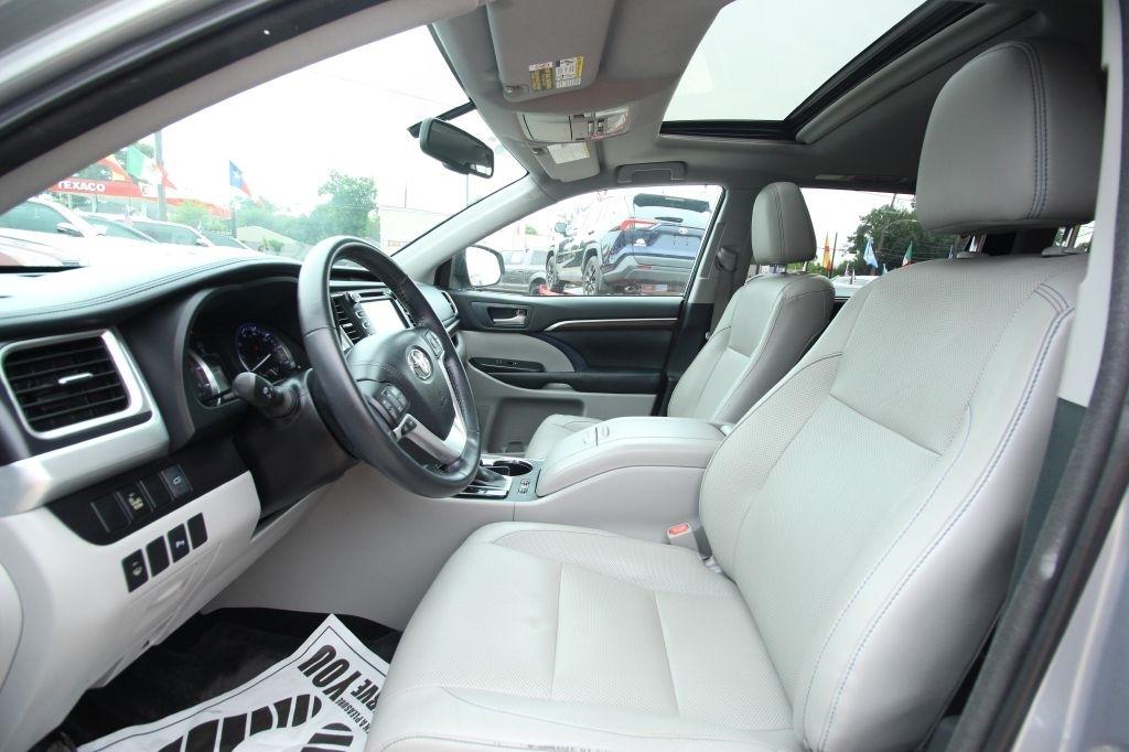 Toyota Highlander Limited FWD V6 2015