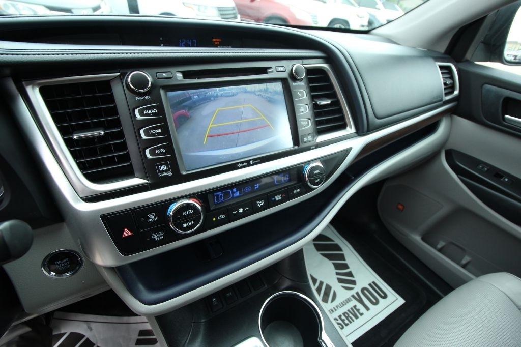 Toyota Highlander Limited FWD V6 2015
