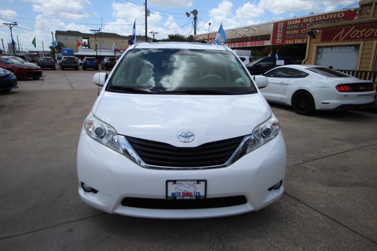 Toyota Sienna XLE FWD 8-Passenger V6 2014