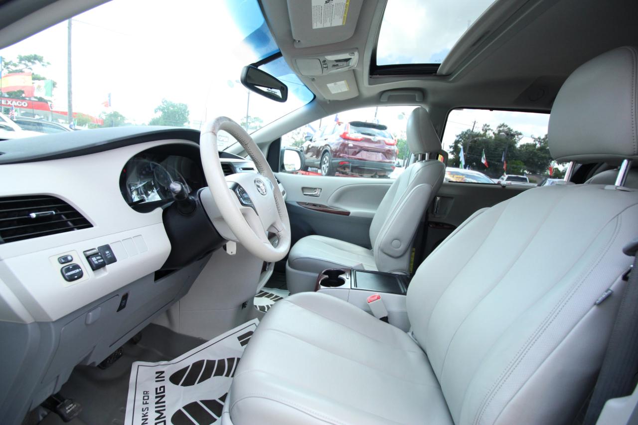 Toyota Sienna XLE FWD 8-Passenger V6 2014