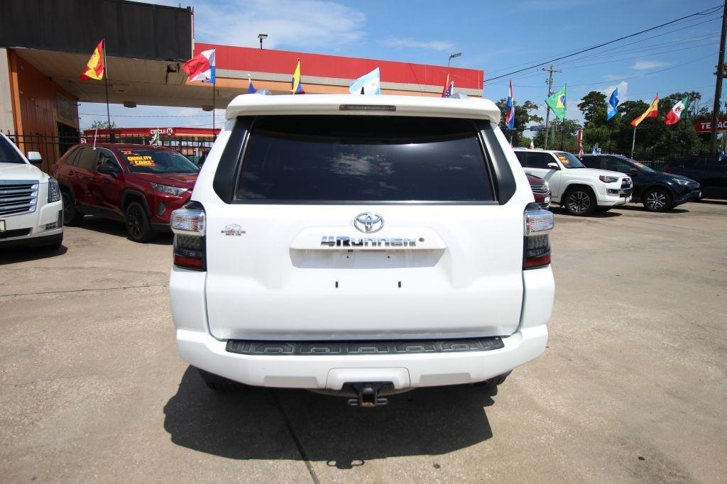 Toyota 4Runner SR5 2WD 2018